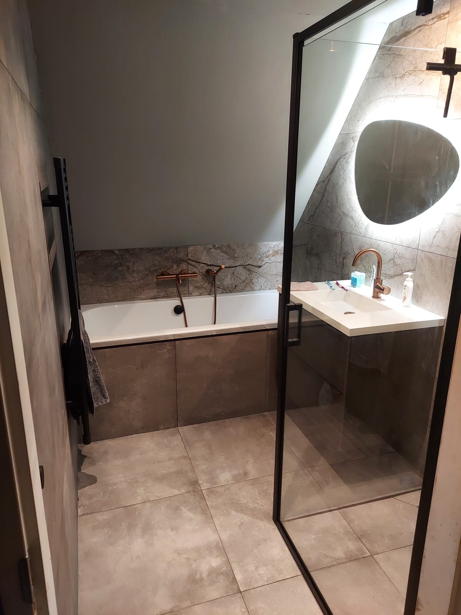 f199c4e5-a310-46d4-b074-9c33b66bffc6